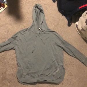 Women’s hooded shirt